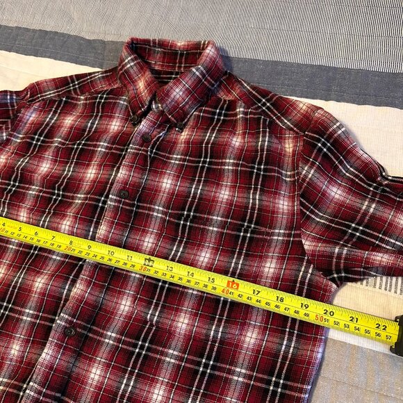 St John's Bay Casual Button Down Mens Small Red Plaid Rugged Flannel Shirt - Picture 3 of 6